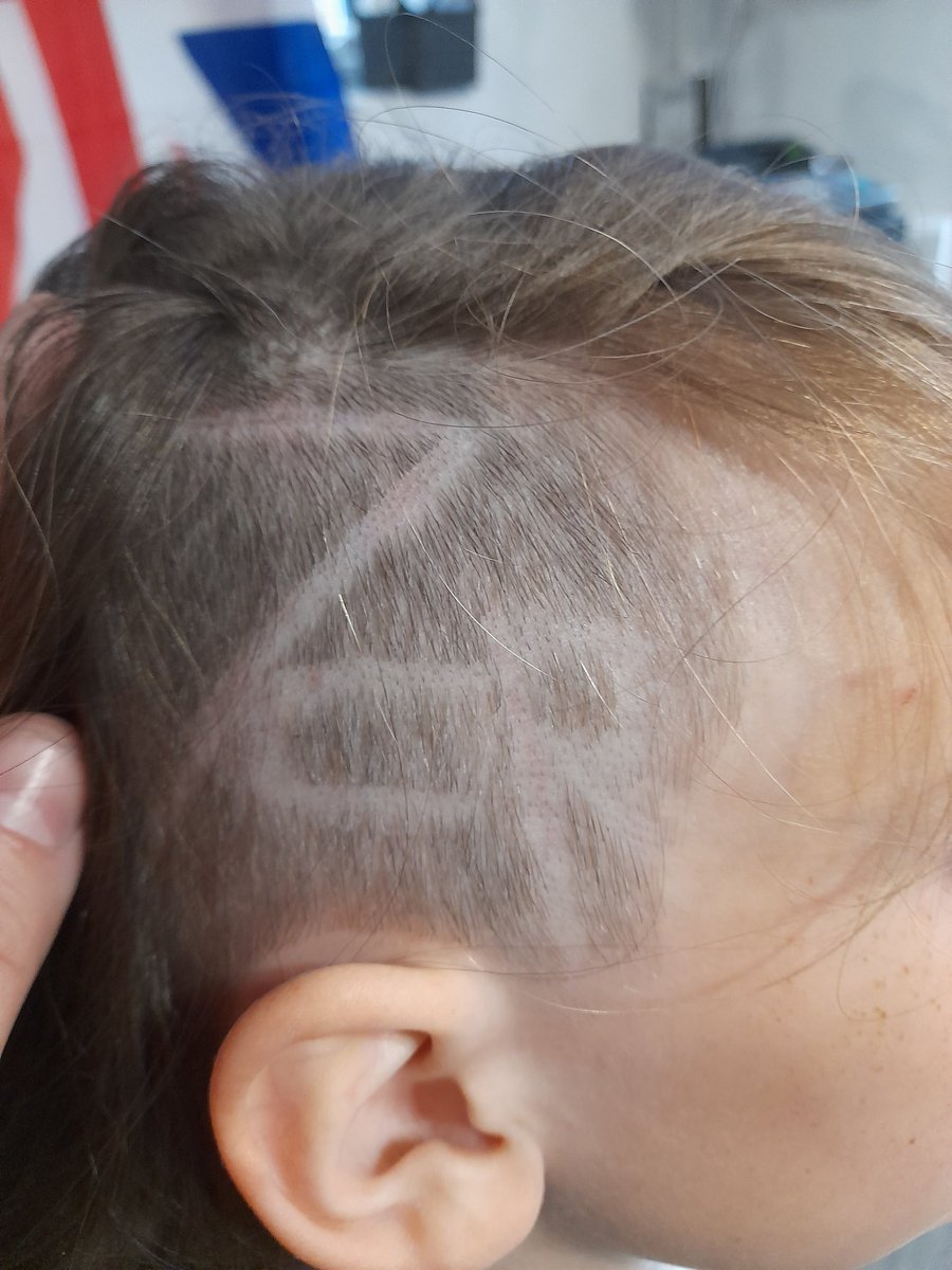 wayneb1711's tweet photo. @Cristiano My daughter wanted CR7 shaved into the side of her head. Didn't work out that well but she is still over the moon. https://t.co/AjzyupgDty