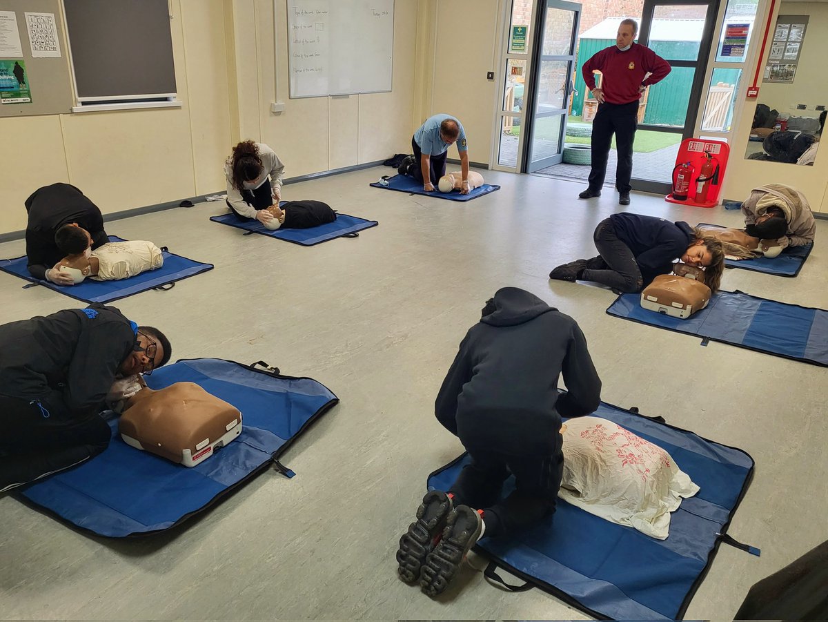 OCLondonWing's tweet photo. Wing delivered @stjohnambulance #ActivityFirstAid course well under way @452SqnATC! Important life skill & very lucky to have experienced instructors - TY Sqn Ldr Cottam! ๐๐ป. Brilliant chance to meet more @LondonAirCadets personnel too. @aircadets @RegComdtLASER @REGSSOLASER https://t.co/YDS1URIKfw