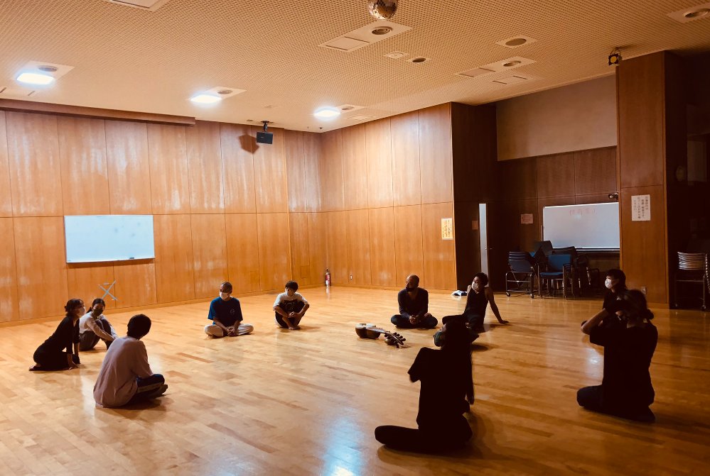 Fluctuat__CI's tweet photo. コンタクトインプロ のWSに参加すると『整う』という参加者の声が多い。

皆さんは、普段、自分が『整う』と感じる瞬間ってどんな時ですか？

#コンタクトインプロ　#整う時間　#ワークショップ https://t.co/UKDip6DXZr