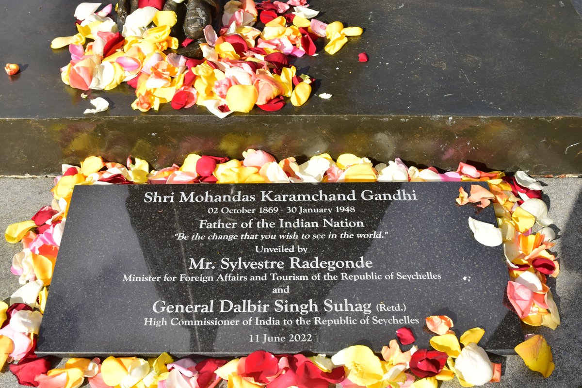 hci_seychelles's tweet photo. Celebrating 153rd birth anniversary of Mahatma Gandhi #Bapu!
Gandhiji’s birthday is also celebrated by United Nations as the International day of Non-Violence.
@hci_seychelles celebrated #GandhiJayanti at the recently inaugurated statue of Mahatma Gandhi in Peace Park, Victoria. https://t.co/3zoioqFE7M