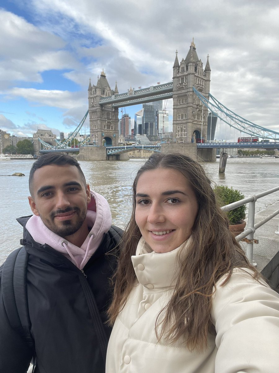 zrrlaoi's tweet photo. A toi, à moi, à nous et nos projets les plus fous! 
22 mois, 11 séjours et 4 pays ❤️🇬🇧 https://t.co/Bzx9TXWn9N