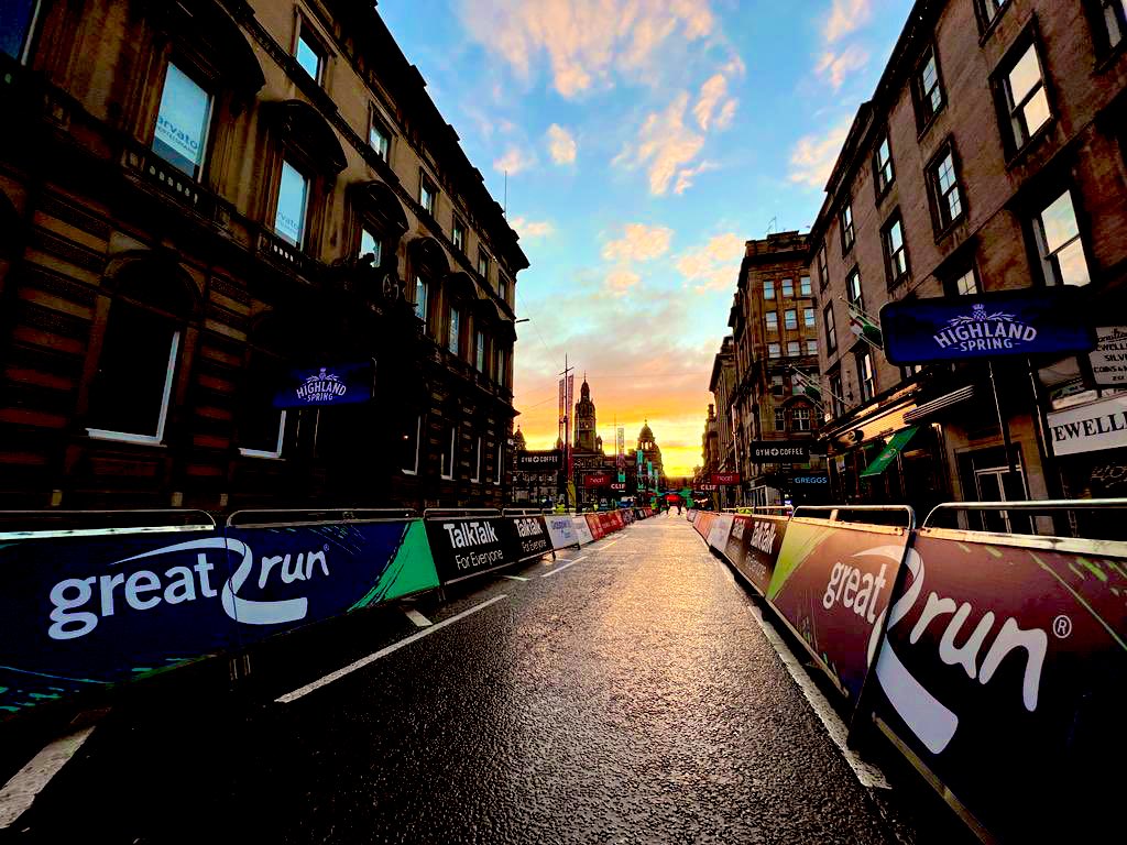HampdenSports's tweet photo. Looking good today Glasgow👌🏾 Best of Luck to everyone taking part in the @GreatScotRun &amp; @LondonMarathon. To help all participants reach &amp; recover, we're offering a fantastic 25% discount on Sports Massage!🏃‍♂️ 

✅ Valid from 3/10 - 15/10 2022. Book here: https://t.co/1lZDUT9brZ https://t.co/qxEaeOuxJM