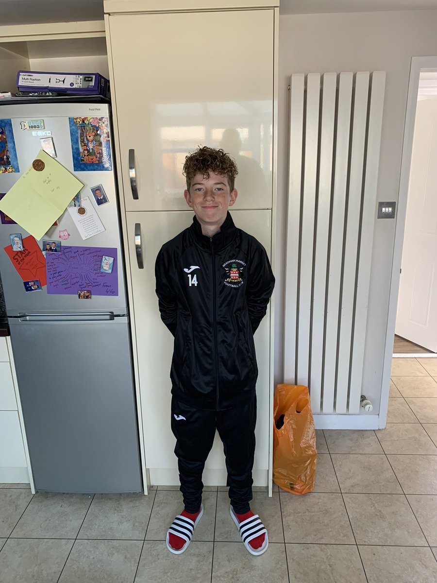 Miller76Miller's tweet photo. Happy 14th birthday to my boy love you lots love mum and dad #son#birthday#football https://t.co/dIutxwO1Jv