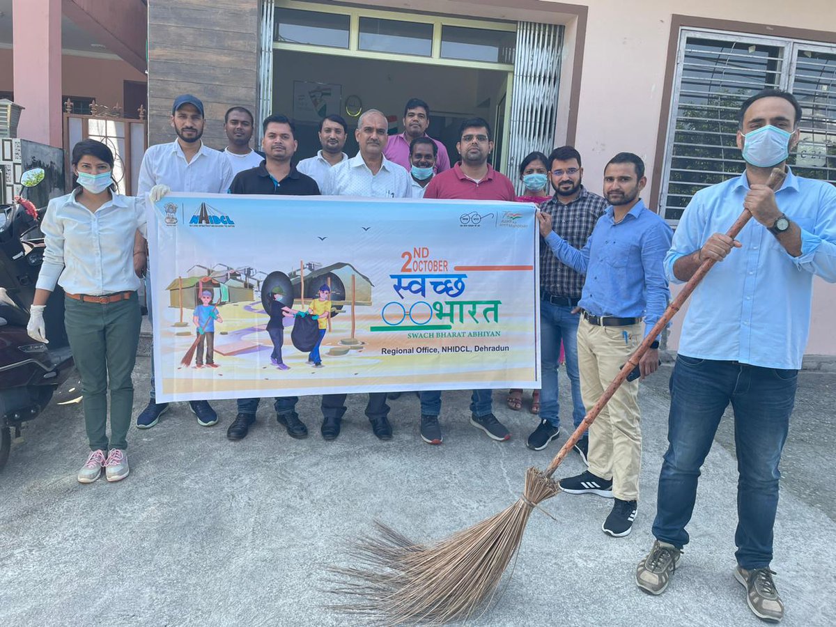 RNhidcl's tweet photo. "Swachta hi Seva" the Special Campaign 2.0 implementation phase begins today @PMOIndia @DrJitendraSingh and
@DARPG_GOI &amp; #SpecialCampaign2.0 https://t.co/Hqe2xcjzOR