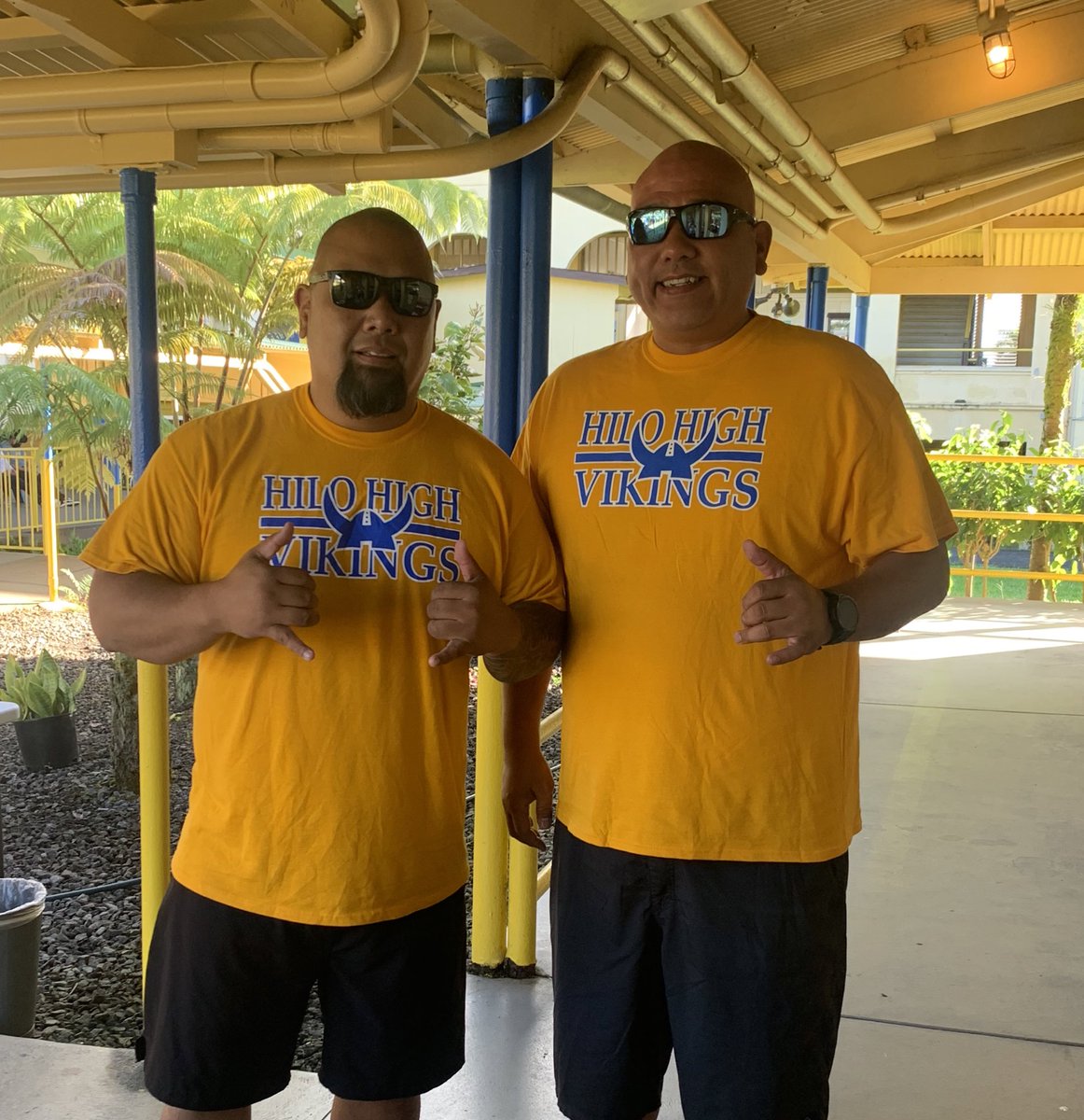 ceefoo30's tweet photo. Participating in Spirit Week. Twin Day! Couldn’t grow the beard in time🤙🏼 @Lead_HI @kumumakanoe https://t.co/3yAbf3Phdv