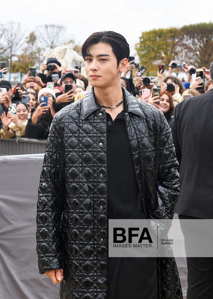 ChaEunwooINTL's tweet photo. 📸 BFA Images

ChaEunwoo attends the Christian Dior Womenswear Spring/Summer 2023 show as part of Paris Fashion Week on September 27,2022 in Paris, France

CHA EUNWOO FOR DIOR AT PFW2022 
#ChaEunwoo_DiorSS23_PFW2022 #CHAEUNWOO #DiorSS23 #PFW @Dior #차은우 #Dior #ParisFashionWeek https://t.co/r4xGuI2Mcu