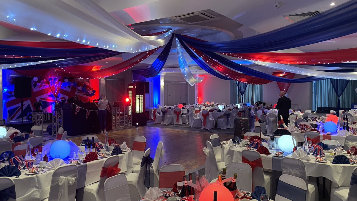 Best of British Theme, with some iconic British Props and Red White and Blue, light up Orb table centres. <a href="/Accor/">Accor Group</a> #mercurebedford #table-centrepieces@Accor #mercurebedford #tablecentrepieces
