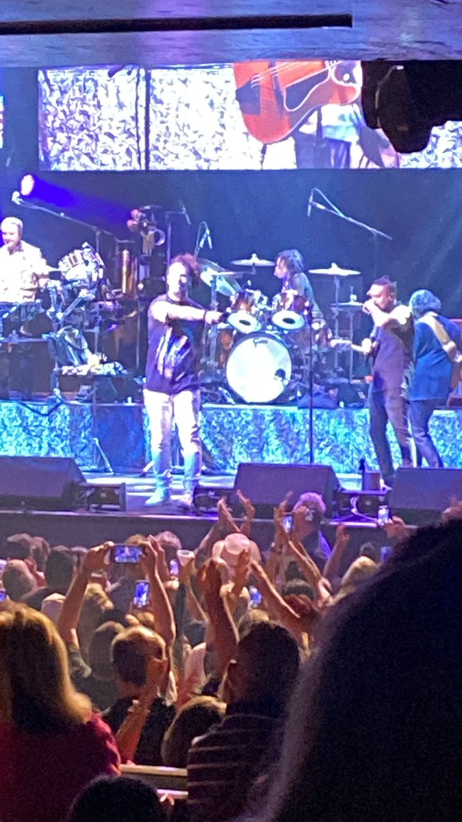 Welldweller's tweet photo. Went to #Vegas for a #Santana concert for my MIL’s bday. Not really my scene for a concert but mil had fun. Got super excited when we were walking and I spotted #fafi art!! https://t.co/EB5hARW35I