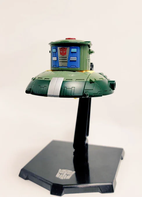 レガシーのコスモスです。G1で一番好きなキャラなので手に入れられるのを心待ちしていました。イメージ通りの際限度で愛嬌もあり格好いいです!UFOモードも最高です!好きなキャラ補正もありますが全体的にも完成度高いと思います 