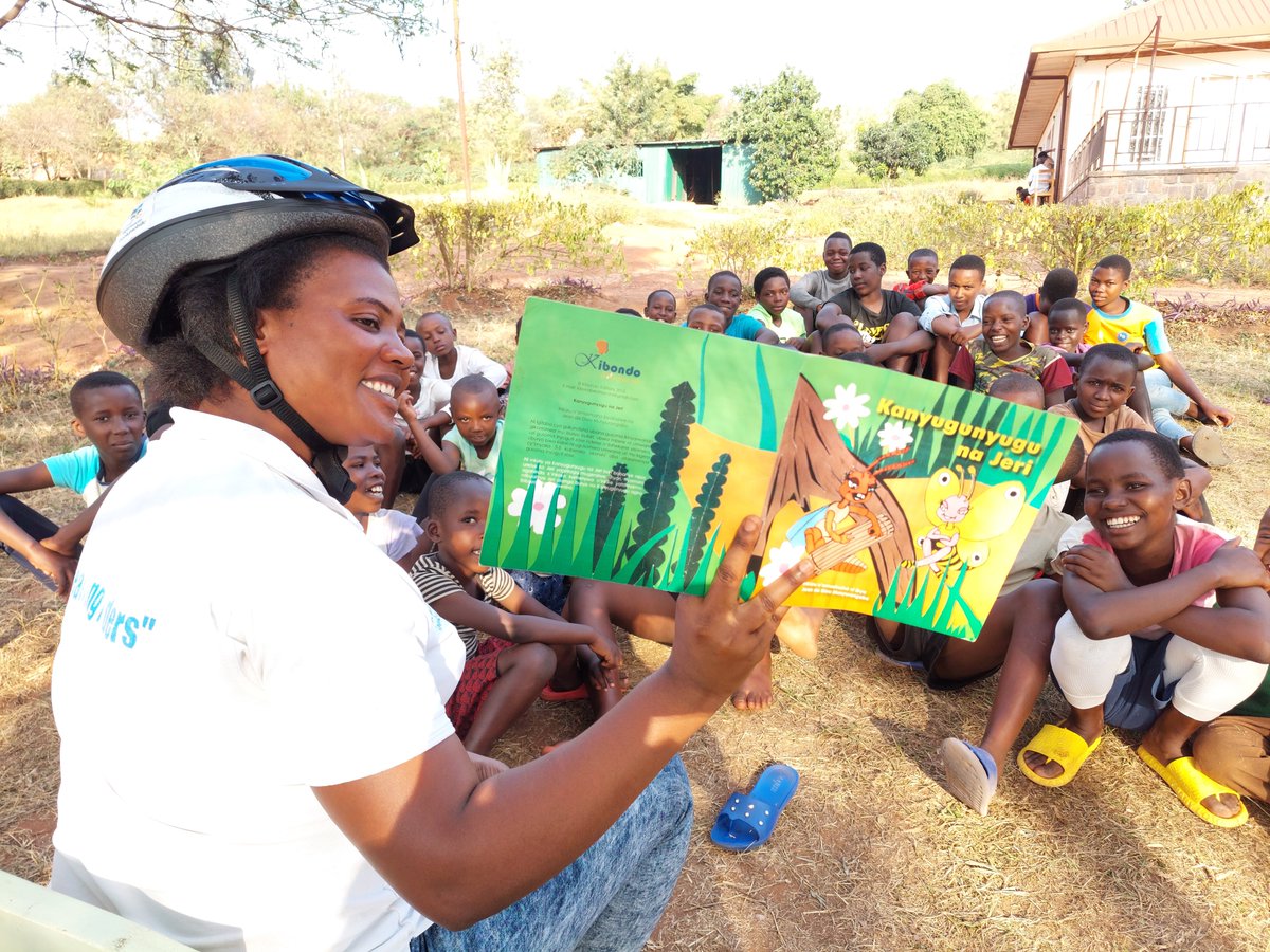 ReadyforReading's tweet photo. We are still celebrating National Literacy Month- reading with children in our community. Reading for change! #TillEveryoneCanRead #LiteracyChampion #InternationLiteracyDay #RwandaNLM2022 #LearningSpaces #Spaces4Reading #LiteracyMatters #LiteracyDay #ILD https://t.co/6rQLorkMqH