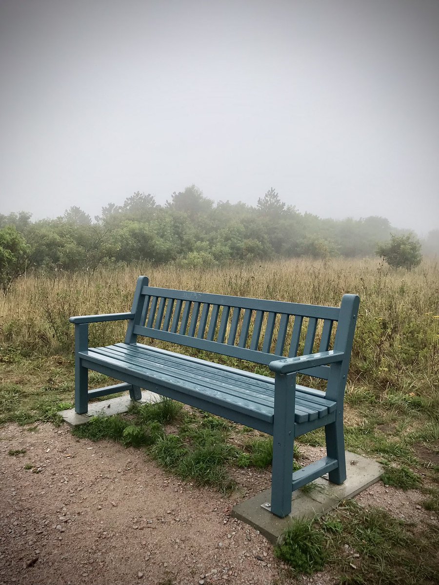 fusseltroll's tweet photo. Guten Morgen zusammen ☕️🍂🍁
Sogar Lieblingsplätze bleiben heute unbesetzt… 🌧🌫☔️ https://t.co/i5ZjCgMAhT