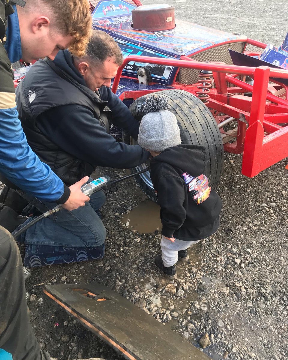 Just a boy in his happy place #F1WAF #CrewChief