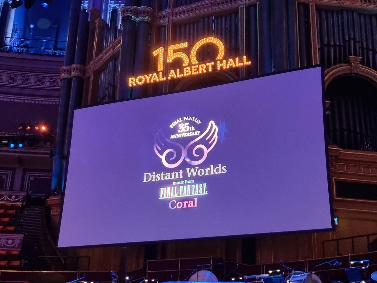 So i was at Distant World Yesterday....so good!

Yoko Shimomura and Rikki were there and my Endwalker Emet cosplay went down pretty well 🤗