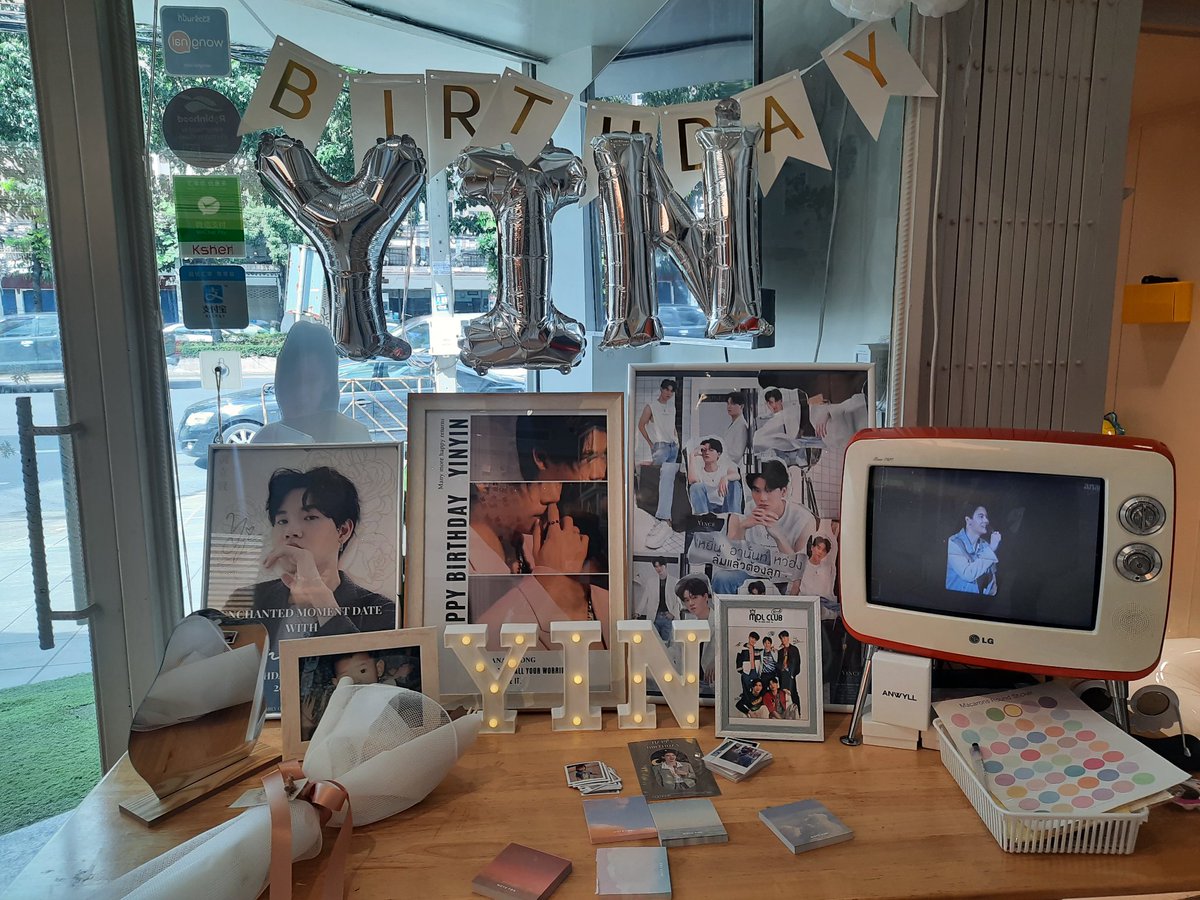 OPohloh's tweet photo. แกลที่3ของ���ัน งานนี้ก็ดีมากๆ น่ารักอีกแล้วว
#GrowingUpTogetherWithYin 
#YinYin24thBDproject2022 https://t.co/QGxKqM9Ko3