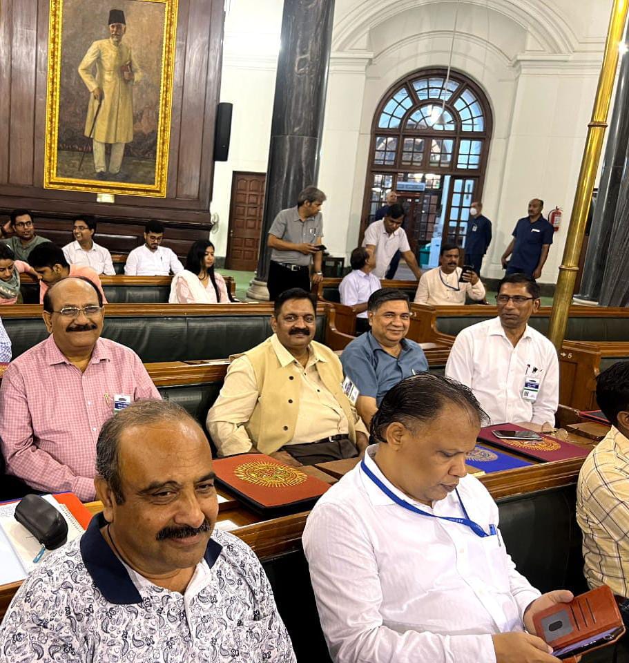 MYBharatHQ's tweet photo. Glimpses from the Parliament House on the Occasion of the birth anniversary of our national leaders Mahatma Gandhi and Lal Bhadur Shastri. 

#Parliament #GandhiJayanti #LalBahadurShastri https://t.co/eQJQB32ldn