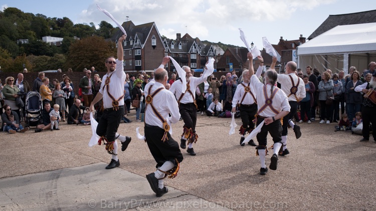 BrightonMorris's tweet photo. #OldAleisBack time for #DancingintheOld
Wonderfull to be back dancing at @Harveys1790 We should do it again next year?...
And great to catch up with old friends @CRMM1953
@KnotsofMay @LongManMM
#MorrisDancing🍺🍂 https://t.co/fo1lnHgNxy
