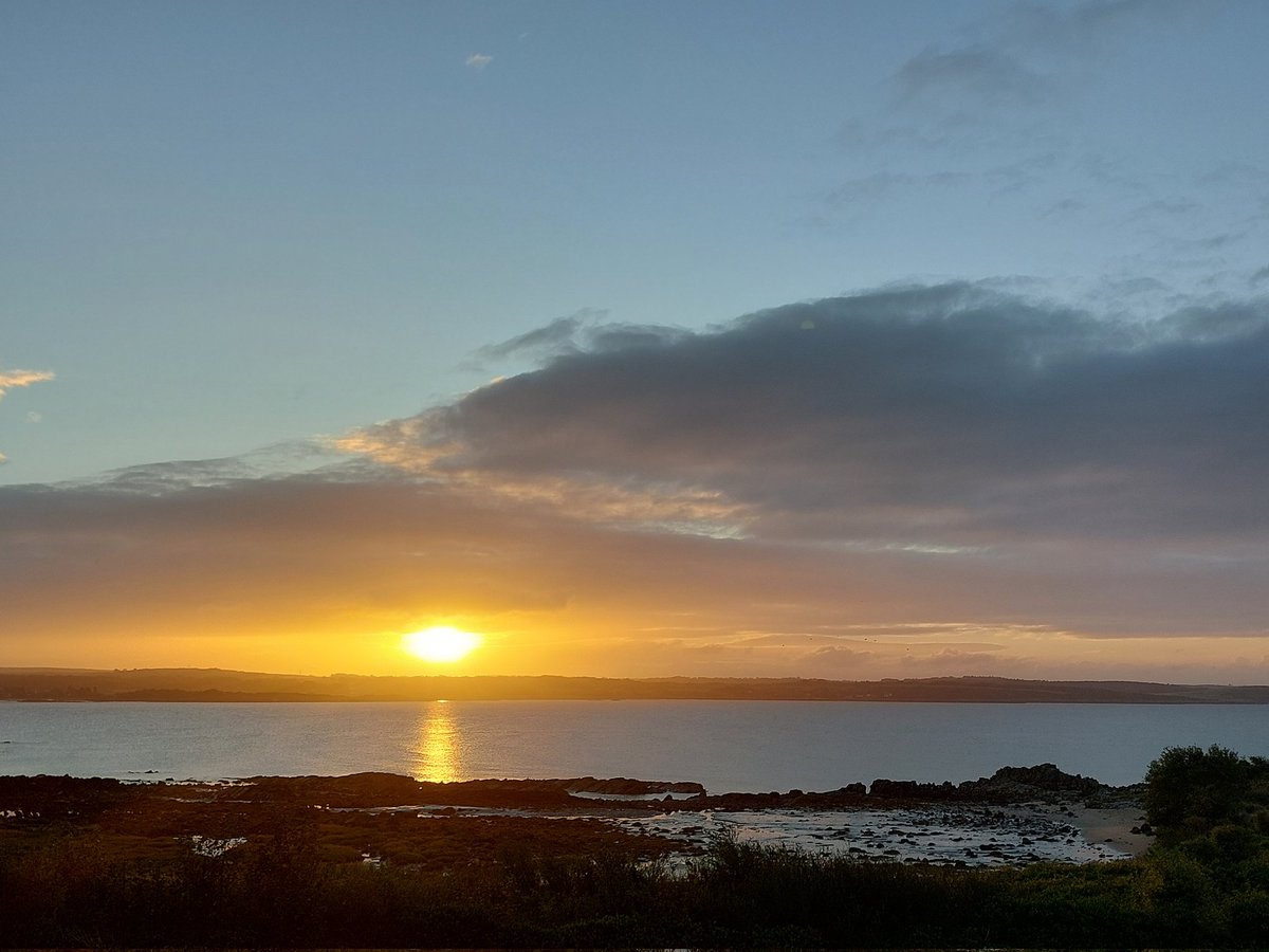 champagnebird's tweet photo. Sunrise down in beautiful Dumfrieshire. Got to love our country and the coastline #mossyard https://t.co/EClmSEWp7Q