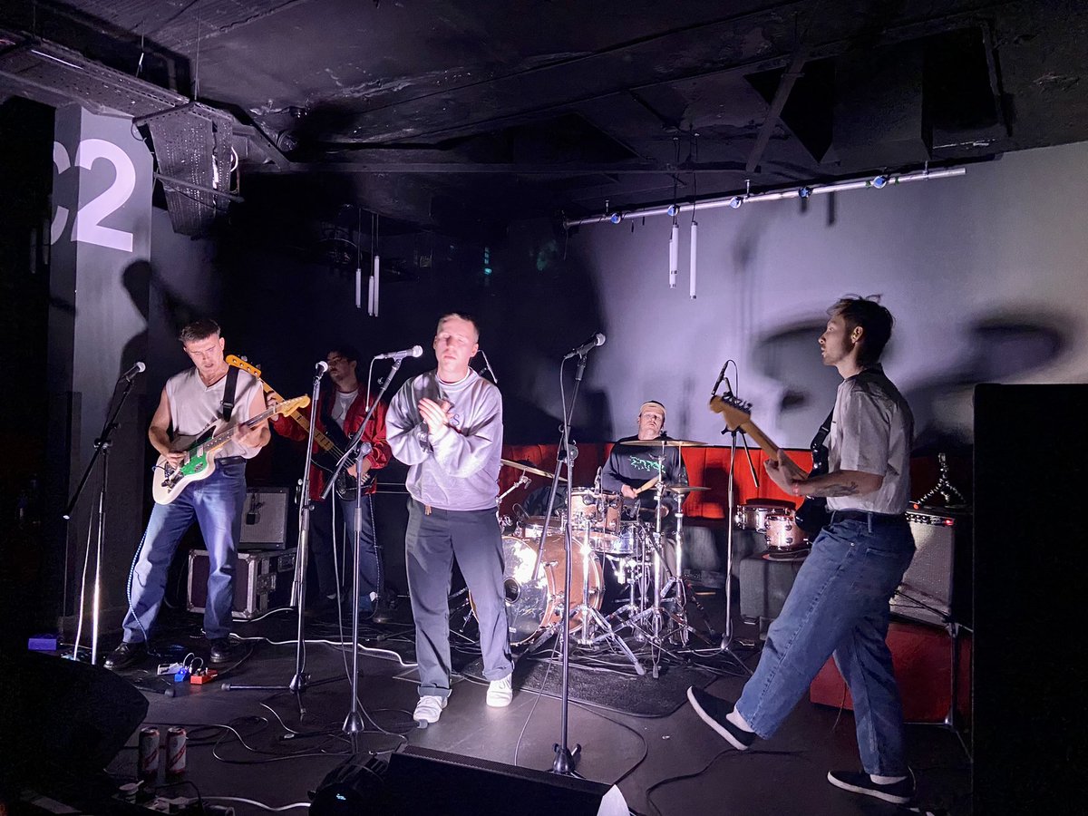 AngieGi85019089's tweet photo. Superb all dayer @ritual_union Bristol. @regressleft @LBitchos @mdrakehshake @saloon_dion so many more great bands to mention, all at cracking venues @swxbristol @RoughTrade @strangebrewbriz #Dareshack https://t.co/NdDvo6l1rL