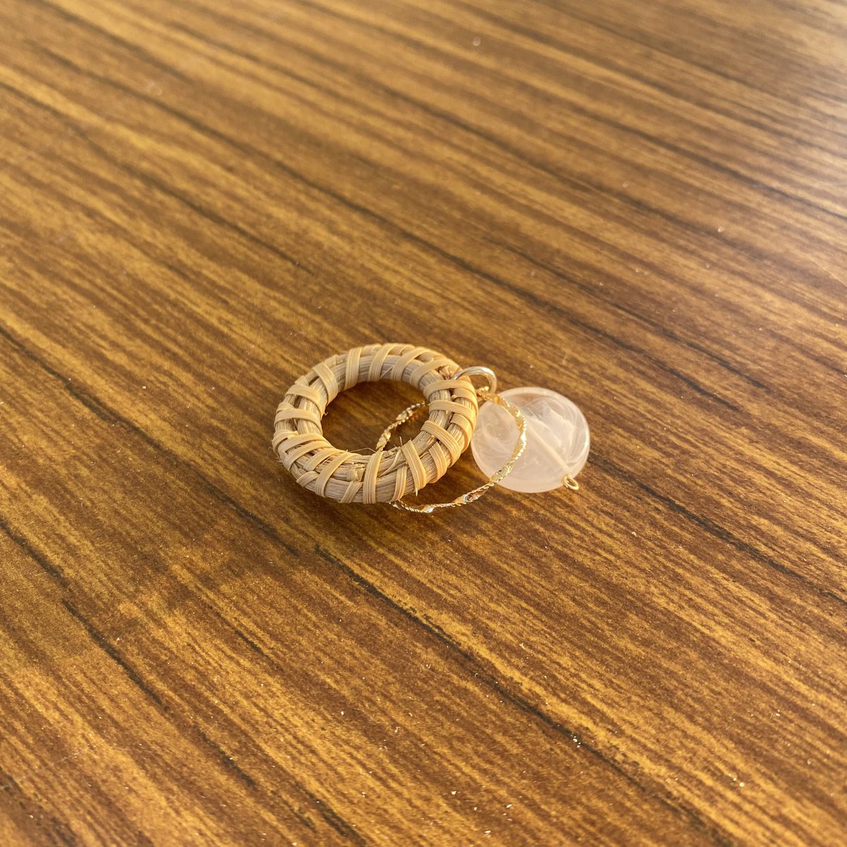 KAJa_2021's tweet photo. 【落し物のご連絡】

落し物をお預かりしています

お心当たりのある方は、
ご連絡お待ちしております！ https://t.co/vFo1KgsyiE