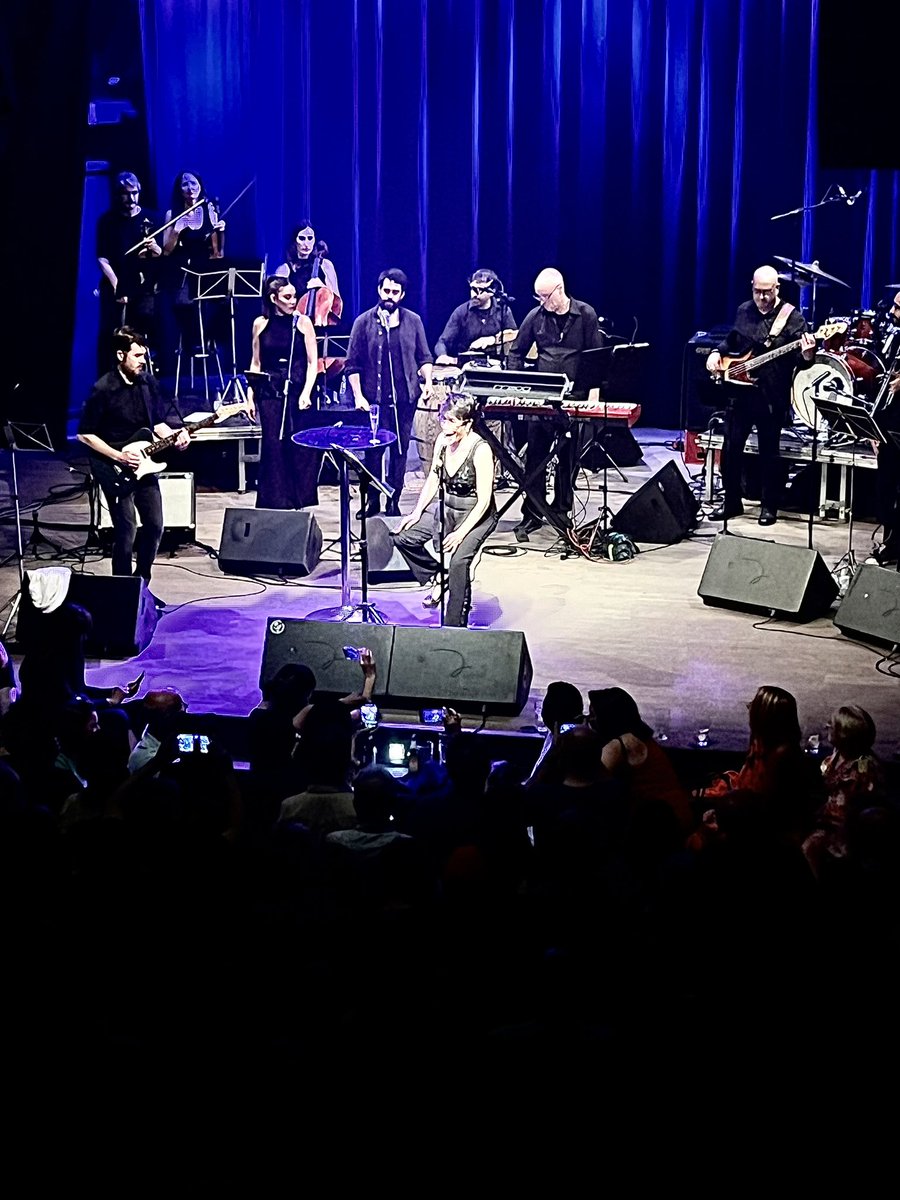 1960maaan's tweet photo. Great gig #soul4real last night.
Bettye LaVette & Milton Wright putting on a show.
#bilbao #bettyeLavette https://t.co/EtMLRVOWOd