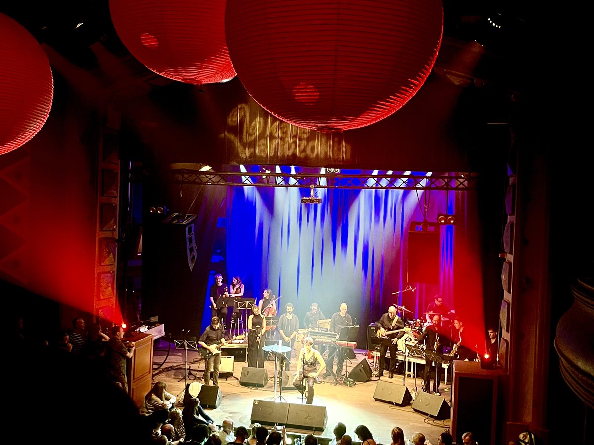 1960maaan's tweet photo. Great gig #soul4real last night.
Bettye LaVette & Milton Wright putting on a show.
#bilbao #bettyeLavette https://t.co/EtMLRVOWOd