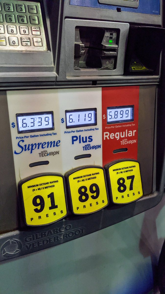 LasVegasLocally's tweet photo. What the f*ck https://t.co/tKSvq3dNri