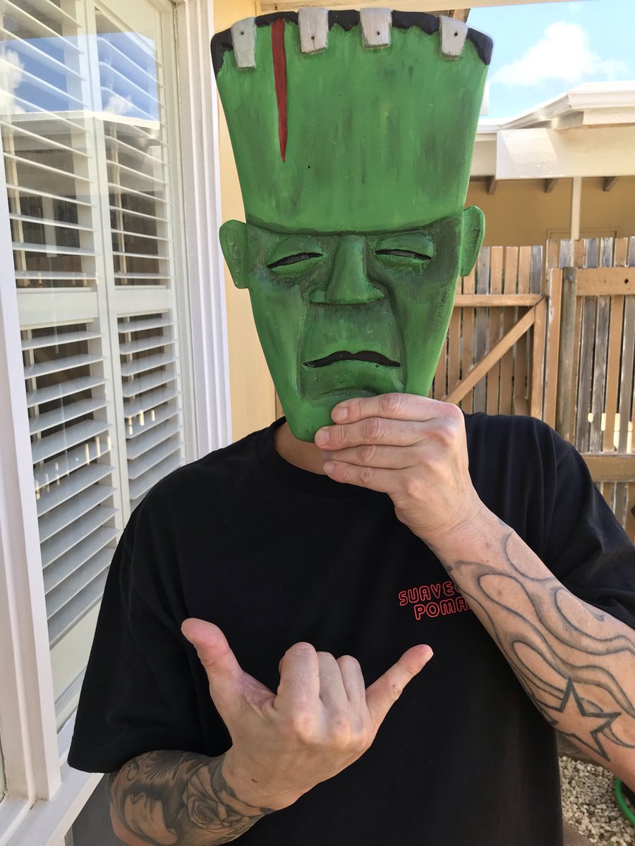 hooligansgarage's tweet photo. Halloween Season begins🎃 https://t.co/sjzo0WtYM5