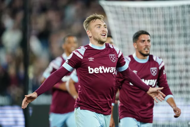 Amelia_Smith25's tweet photo. #GianlucaScamacca &amp; #JarrodBowen score as #WestHam dump #Wolves  into drop zone https://t.co/6AFndHtuwh