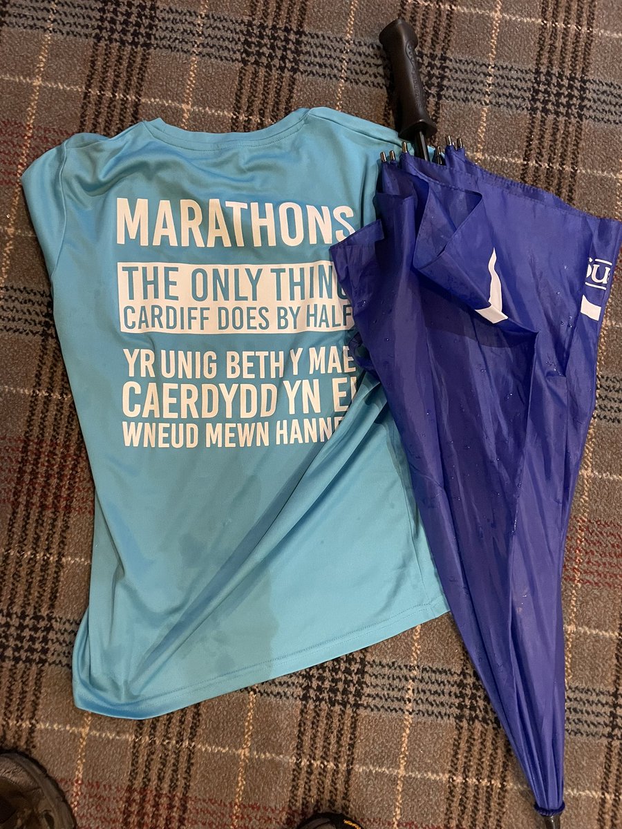 richdando78's tweet photo. This morning’s #flatlay for the @CardiffHalf 😂 ☂
🤞the worst of the 🌧 has past for all the runners, volunteers & supporters.
Pob lwc pawb
#ExtraMilers
#RunTheDiff https://t.co/1GAGWn1bT8