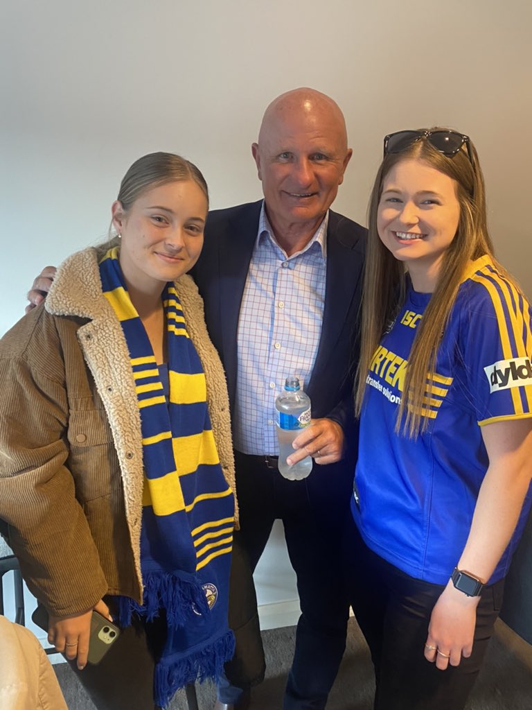 richieplz's tweet photo. @ShaneHeal @NRL Parra and rugby league legend #Sterlo & ripping star โญ๏ธ and lovely man #Addocarr
@NRL @NRLonNine @spartytalkback @PMAC1971 @popupaul @PhilGould15 @BlueBetDunc @PeterWynn_ and @wpasterfield @TommyBerry21 @RayThomas_1 https://t.co/EL8RhYcjei