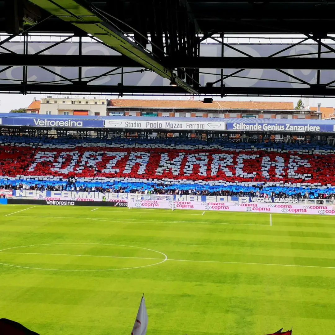 GenoanoAtipico's tweet photo. Una serie di immagini dallo stadio "Paolo Mazza" di Ferrara in occasione di #SpalGenoa (0-2) del 30/9/22 grazie alle amiche Marisa Raggio, Alessandra Mangini e all'amico Piero Bomba #ForzaMarche https://t.co/IbOGmPDyLi