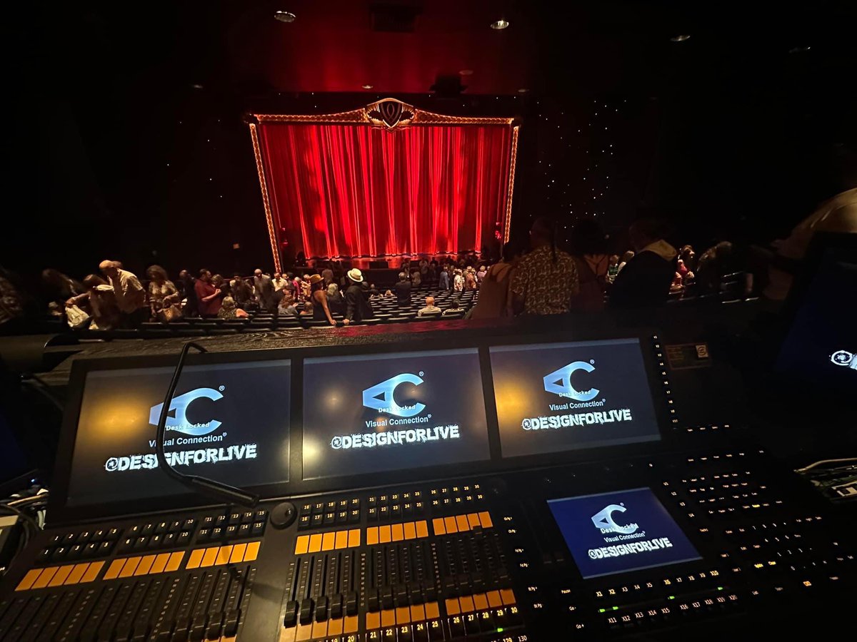 Vis_Connection's tweet image. Final show of the 2022 @DianaRoss “Thank You” Tour. Extremely grateful to be a part of these amazing shows. @designforlive @d_horner #lightingdesign #lightingdirector #lightingprogrammer #grandma2 #gma2 #dianaross #dianarossthankyou