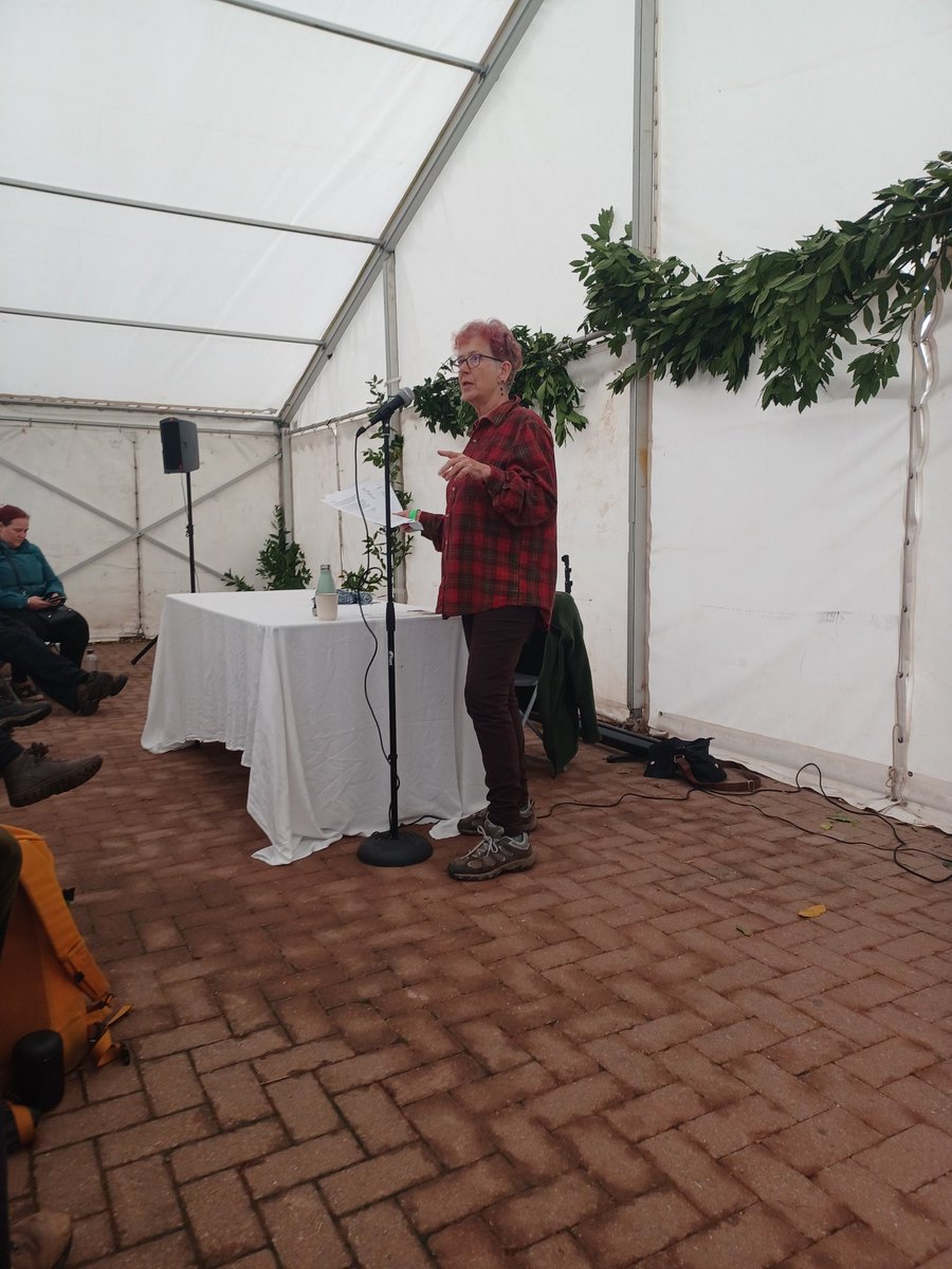 bluebellmatt's tweet photo. Dr Sara Knight, talking to the @FSAForestSchool Conference this morning about the need for more quantitive data about the benefits of Forest School. 

#FSAconference2022 #itsacelebration https://t.co/VsCvBfHJBH
