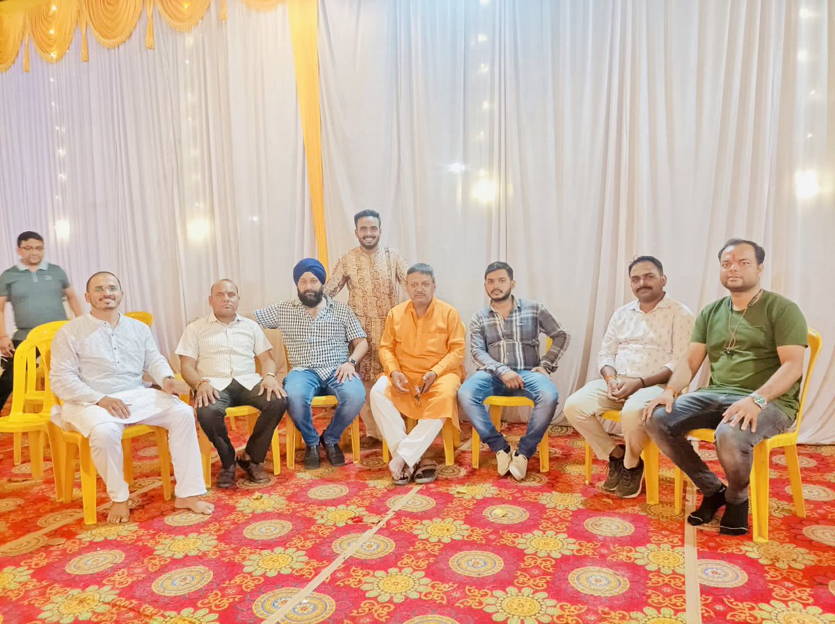 ParamjeetDang's tweet photo. केसरी क्लब स्वागत भवन में @Sudishango द्वारा आयोजित गरबा नाइट्स में शामिल हुए। 
प्रकाश गुप्ता जी,सुधाकर ,सत्यम एवं भक्तगण शामिल हुए https://t.co/VPzDvK6ZBh