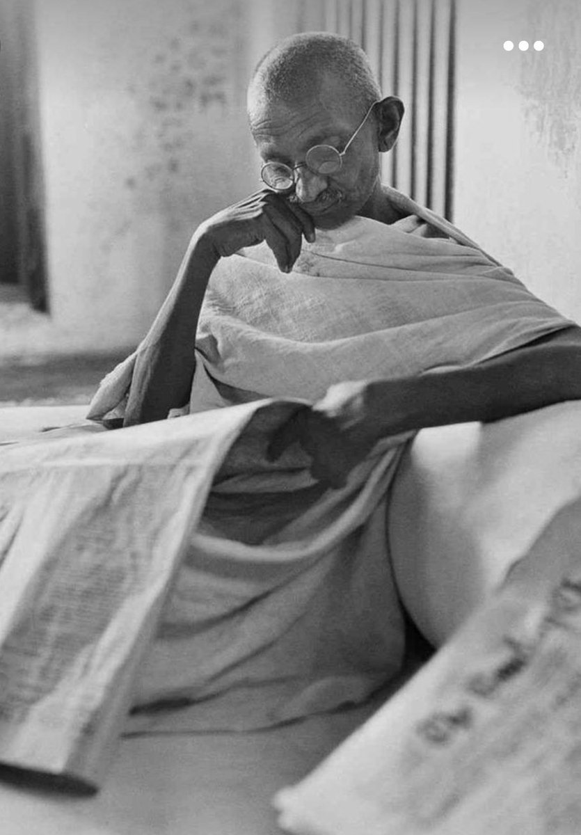 pushkarsolnkey's tweet photo. #ghandhijayanti #2October #fatherofthenation
ऐसे जिएं कि जैसे आपको कल मरना है और सीखें ऐसे जैसे आपको हमेशा जीवित रहना है । https://t.co/OZpbJaXvfc