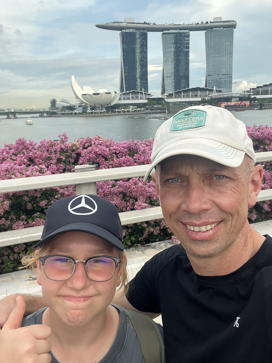 cheneygolf's tweet photo. Me & my girl! F1 Sunday in Singapore! π πΈπ¬ #tracktv #F1 #stackapore #SingaporeGrandPrix #WSeries #WSeriesSingapore #MBS #marinabay #marinabaysands https://t.co/Y2EB1XOKPa