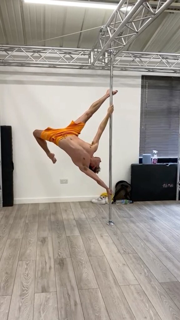thepolestudio's tweet photo. Our amazing Basingstoke pupil @jordenhoops in his lesson with @beckys0708 #basingstoke #menpoletoo #basingstokefitness #pdshapes https://t.co/N2KQWigO3W https://t.co/3m64RXkOf9