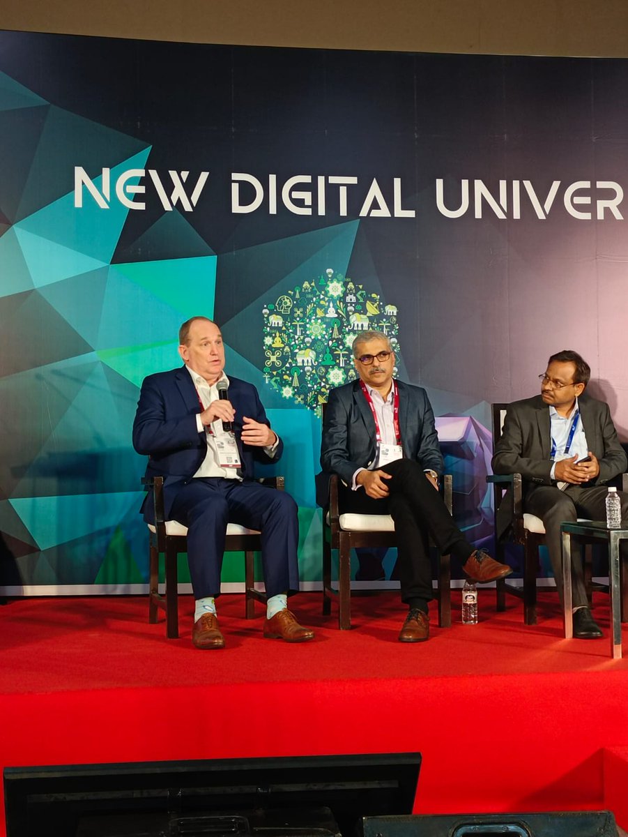 🗣️“Getting the network data right, analysing and connecting the dots on how the service is performing in the eyes of the customer will be crucial."

Ericsson’s Bradley Mead speaks at the India Mobile Congress 🇮🇳

#5GIndia #IMC5GLaunch #EricssonAtIMC #5G <a href="/exploreIMC/">India Mobile Congress</a>