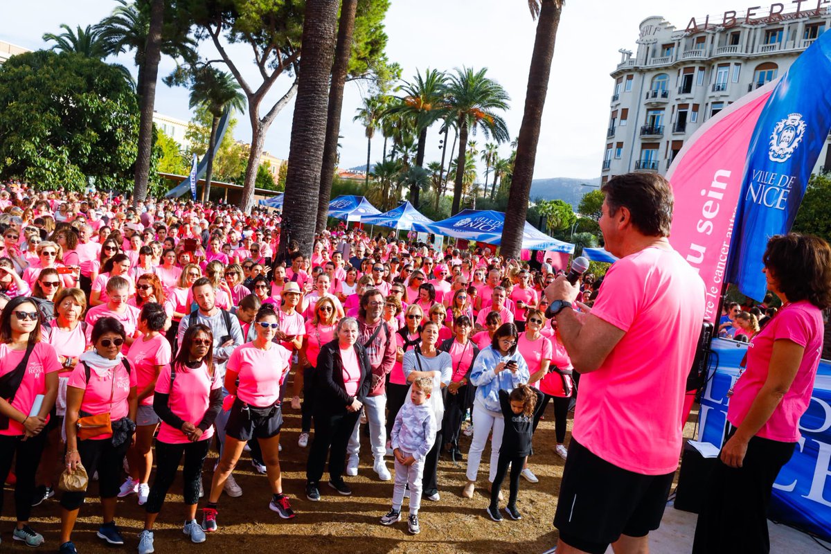 cestrosi's tweet photo. Aux côtés de @ProtBarbara pour encourager les coureuses et coureurs qui s’élancent ce matin dans le #JoggingRose, événement solidaire organisé par SOS Cancer du Sein pour sensibiliser à la lutte contre ce fléau. #OctobreRose https://t.co/5tKyG358Rx