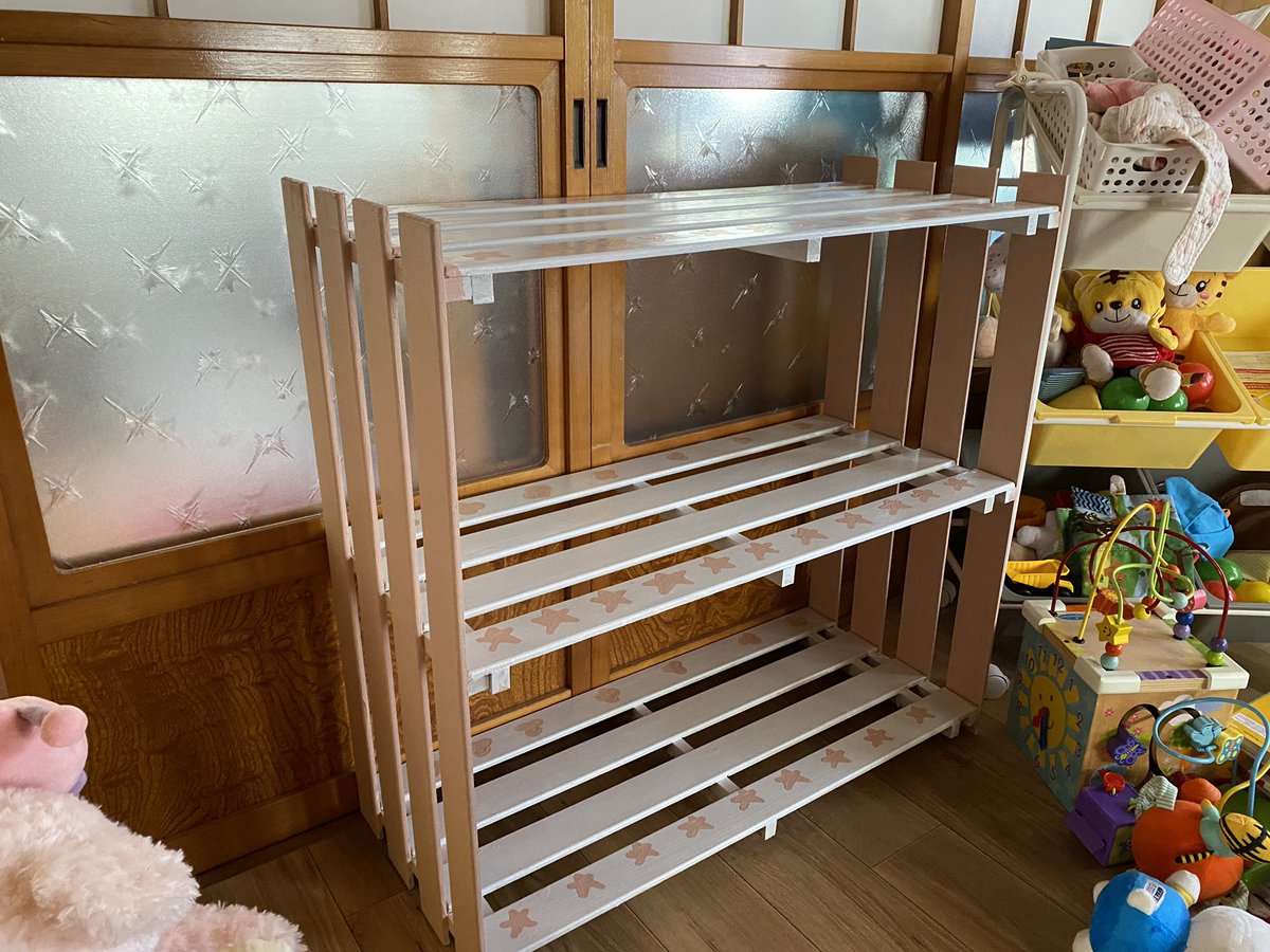 dotabataTV's tweet photo. かあさんが、すのこで棚を作りました！
おとねさんのおもちゃ置き場になります(*´∀｀)-３

 #1歳
 #おもちゃ
 #DIY https://t.co/BtReMEOq1L