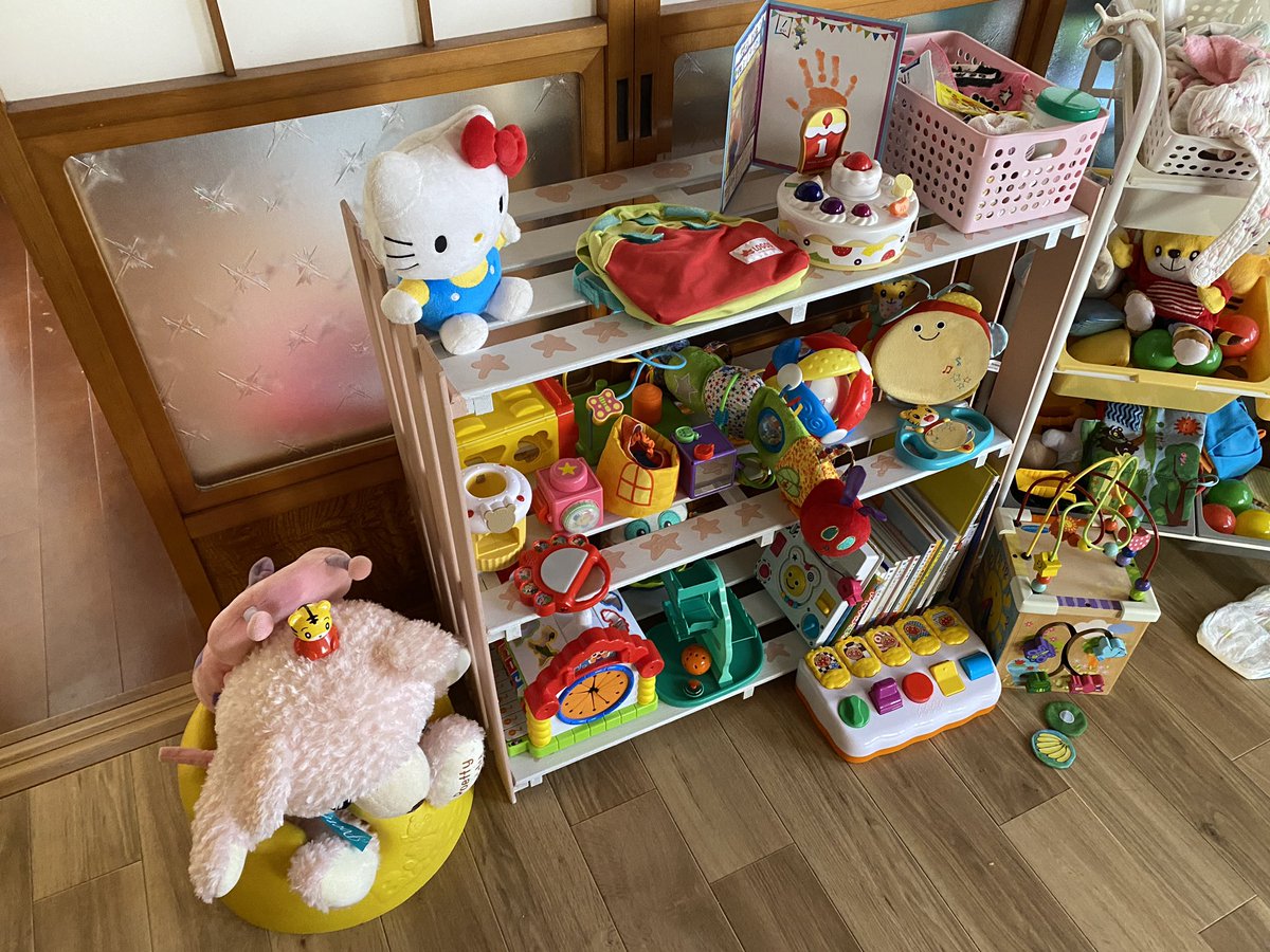 dotabataTV's tweet photo. かあさんが、すのこで棚を作りました！
おとねさんのおもちゃ置き場になります(*´∀｀)-３

 #1歳
 #おもちゃ
 #DIY https://t.co/BtReMEOq1L
