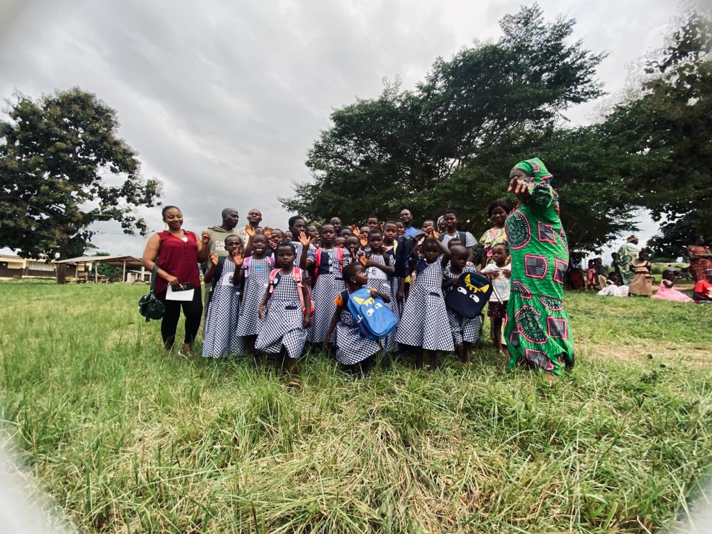 YiwoZone's tweet photo. Merciii à tous !
Merci pour vos Dons, vos parrainages 
Merci pour vos encouragements 

L'éducation de la fille rurale et son maintient à l'écile est l'affaire  de tous.

#BonWeekEnd 
#girlsatschool 
#YiwôZone 
#zoubrou #yiwozonesponsorship  #parrainezuneenfant #changezunevie https://t.co/vDWOUJCr2F