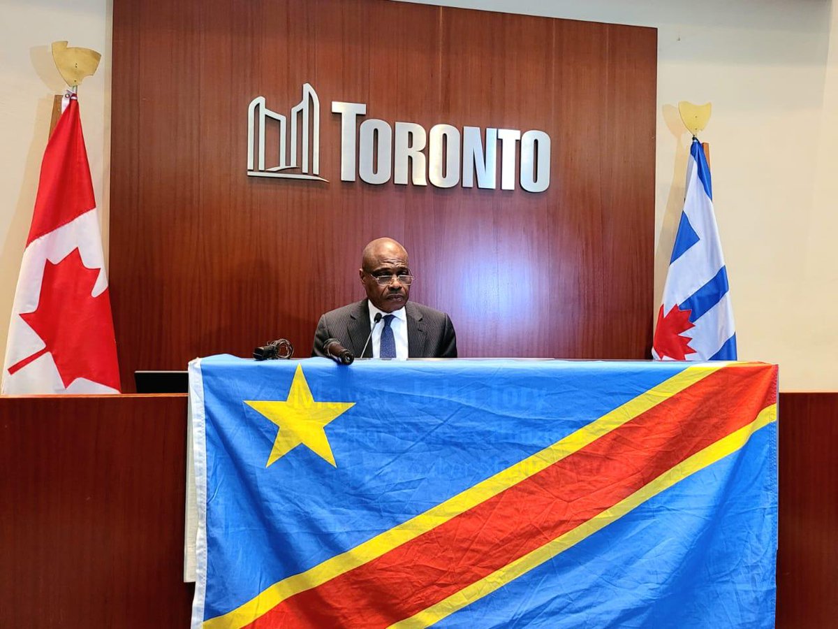fabrice_kumbi's tweet photo. #TORONTO 🇨🇦 #CITYHALL

Le président élu @MartinFayulu a tenu une conférence ce samedi 1er Octobre 2022 à l’hôtel de ville de Toronto. 
« L’intégrité territoriale et la tentative de la balkanisation de la RDC », thème principal de son intervention. @RFIAfrique @USEmbKinshasa https://t.co/SXXEAO0nU0