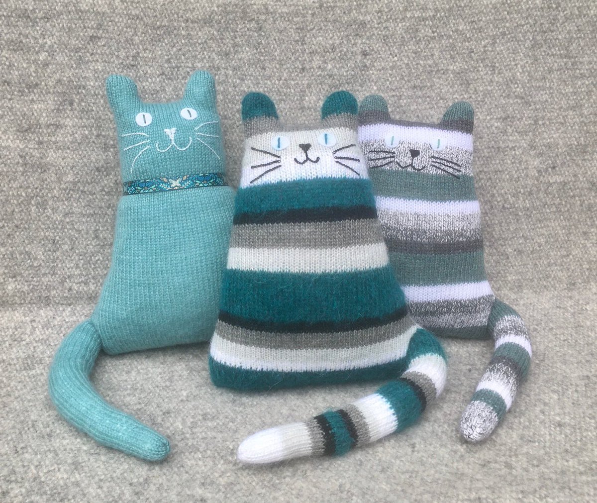 Green #cat collection available in my #etsyshop #ukgifthour #ukgiftam #shopindie #catcushion #catsoftwitter  #Sale etsy.me/3UNyg2a