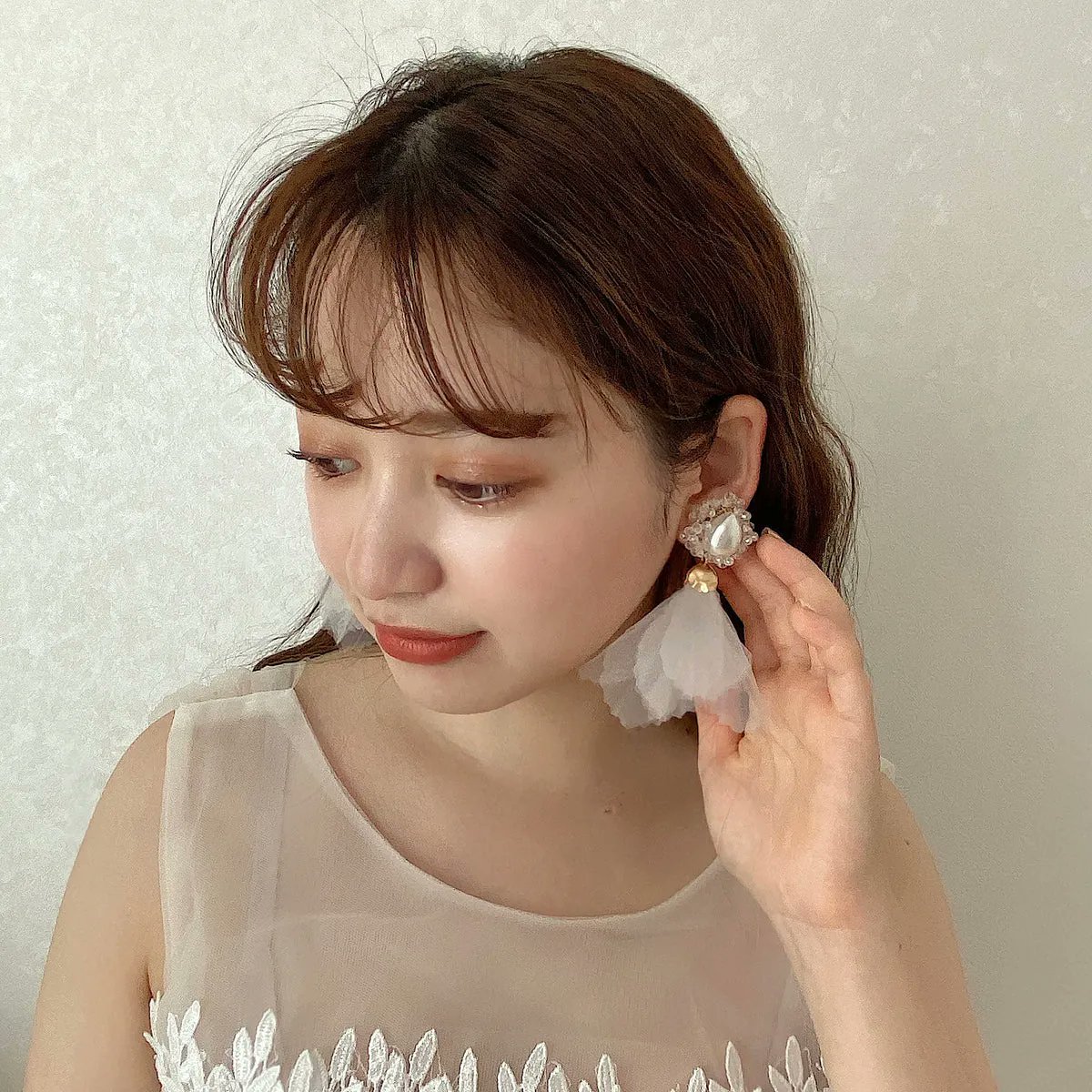 _meryshop_'s tweet photo. 【nanan × MERYshop】
"【nanan】pure lace feather "
ドロップパールビジューと、柔らかな羽をイメージしたシフォンを組み合わせたアクセサリー🕊
あなたの特別なシーンをより華やかに演出してくれるアイテムに仕上げました💐
#MERYshop #ブライダル #ウエディング
https://t.co/OV00Ba9Y1t https://t.co/BU1wd39V5P