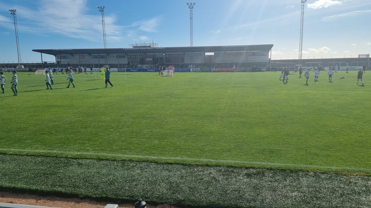 JeniParker4's tweet photo. @ArbroathFC for @BobbyLinnTest in the sunshine .. well worth the 6hr trip https://t.co/ItWAhxf9dy