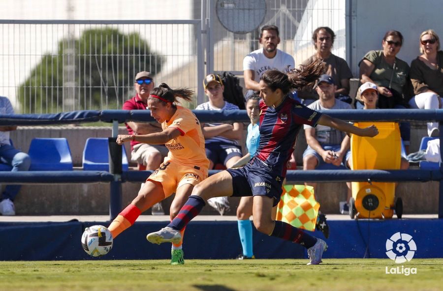 ismaelete's tweet photo. Sombrerazo @LUDfemenino. 
9️⃣ puntos de 9️⃣ tras una clase magistral para tumbar al @AtletiFemenino 2️⃣-1️⃣: 
Un #LUDFem trabajado, ordenado, competitivo, que cautiva, con las ideas claras y que sabe sufrir. Un estilo, una identidad... y a lo más alto de la @LigaF_oficial. Bravo 🐸. https://t.co/liDZxwBUY5
