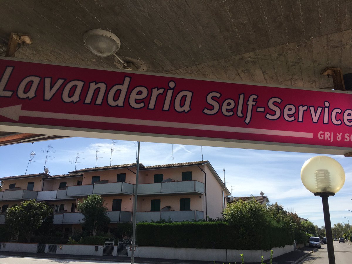 Lion__76's tweet photo. Posso  tornare a fare il blogger fake di lavanderie self 😎
Girello in spiaggia e magari in centro a Ravenna dopo 
Buona domenica https://t.co/SIgMo7MNxp