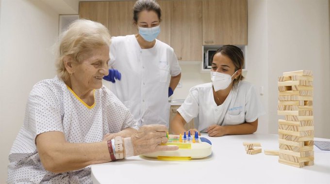 🔹El #HospitalLaPaz habilita una nueva sala para pacientes y familiares del Servicio de Geriatría, vía @epmadrid 🔸europapress.es/madrid/noticia… #MAXILOLAPAZ