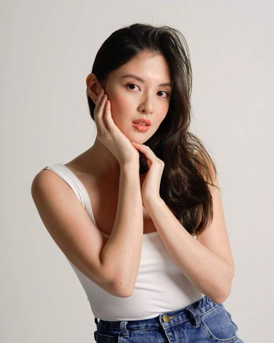 If you want to fly, give up everything that weighs you down.

ARRA SAN AGUSTIN
#HappyToGetHerShelly
ArraSanAgustin As Shelly

ARRA ON TBATS